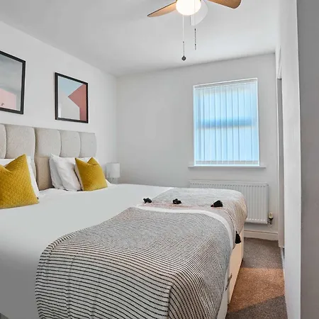 Host & - Honeycomb House * Launceston